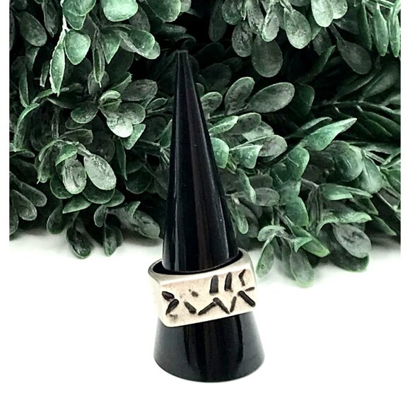 Silver tone Geometric Ring With Abstract Engraved Design size 10.5 by ZARA - Picture 5 of 6